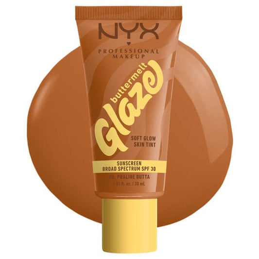 NYX PROFESSIONAL MAKE UP Buttermelt Glaze Soft Glow Skin Tint + SPF/FPS 30  30ml - 06 Pralinë